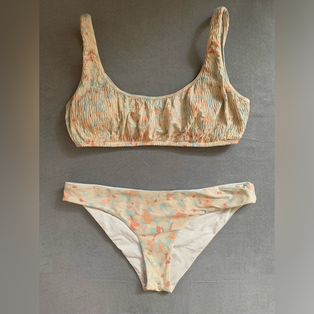 L-Space muted floral bikini, size medium top and bottom